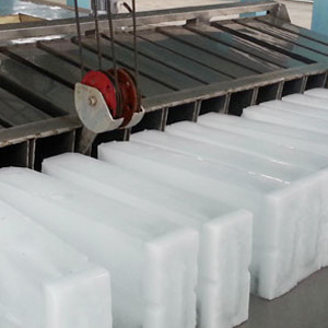 Large civil engineering ice machine