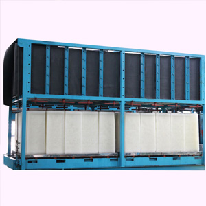 Direct cooling ice machine